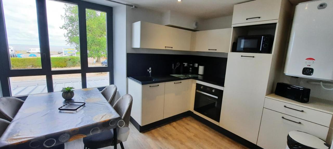 Les Appartements De La B Saint-Benoît-des-Ondes Exteriér fotografie