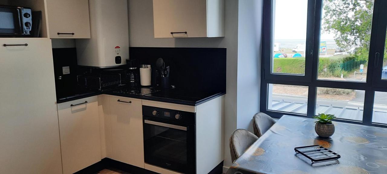 Les Appartements De La B Saint-Benoît-des-Ondes Exteriér fotografie